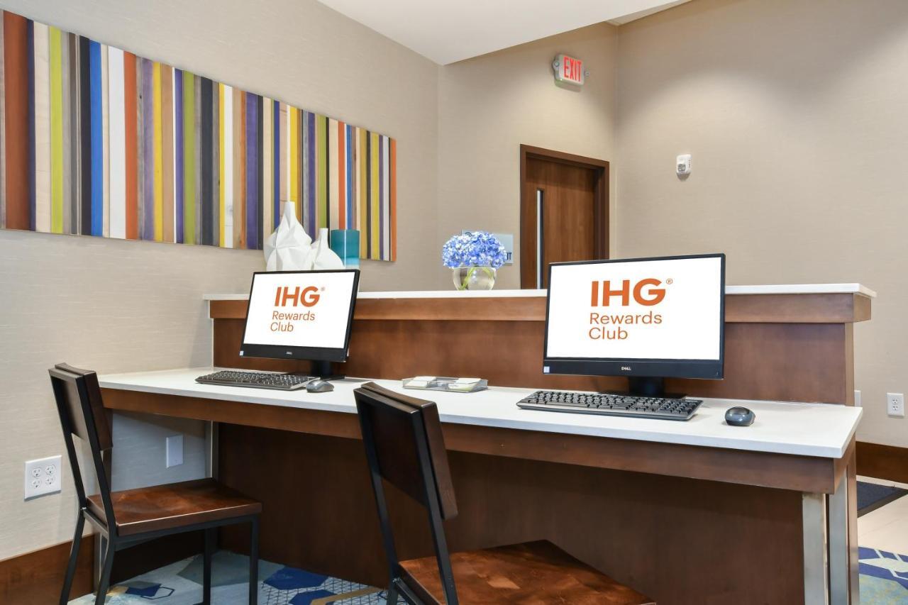 Holiday Inn Express & Suites Charlotte - Ballantyne, An Ihg Hotel Экстерьер фото